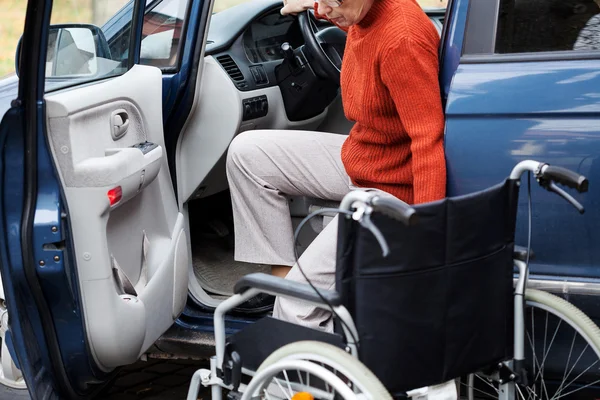 Disabled in car — Stock Photo, Image