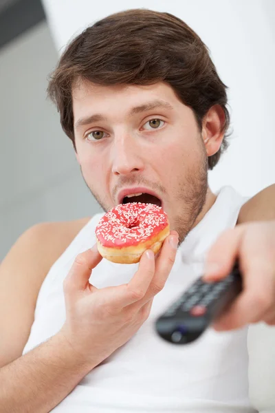 Homem com donut — Fotografia de Stock