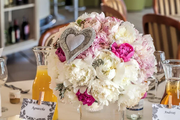 Mediterranean interior - flowers — Stock Photo, Image