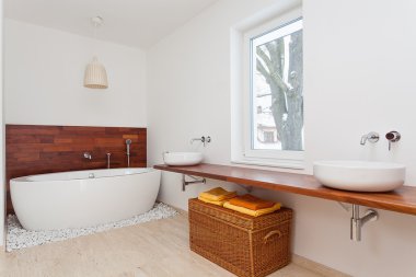 parlak şık banyo