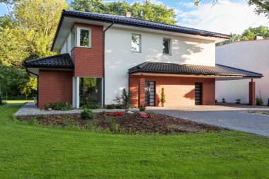 Bir döşeme ile modern bir villa