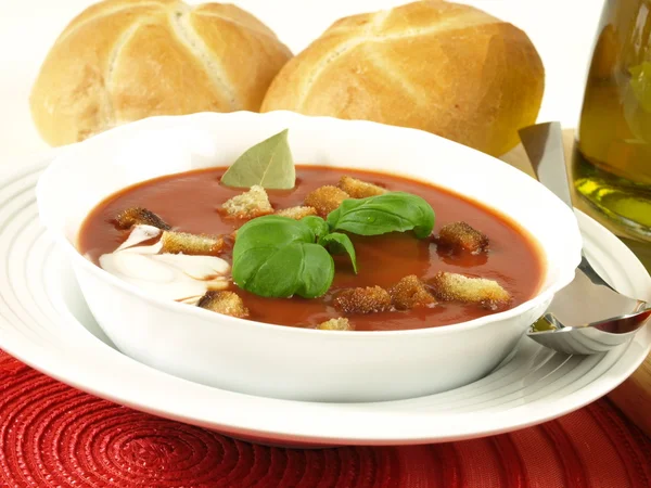 Томатный суп для начала — стоковое фото