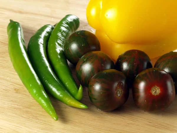 Pimentos e tomates — Fotografia de Stock