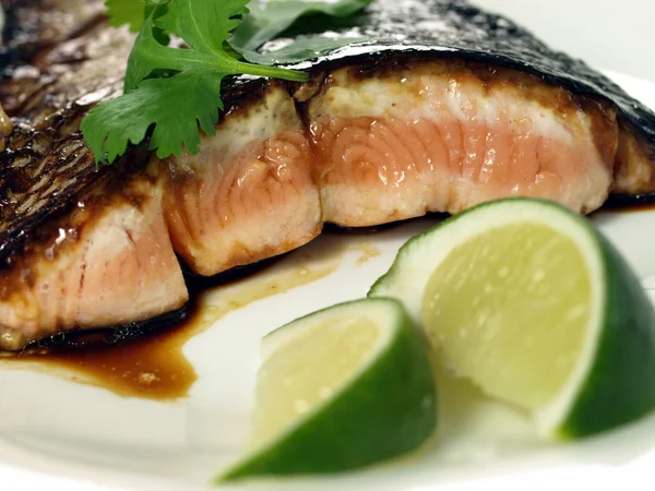 Fried fillet of salmon — Stock Photo, Image