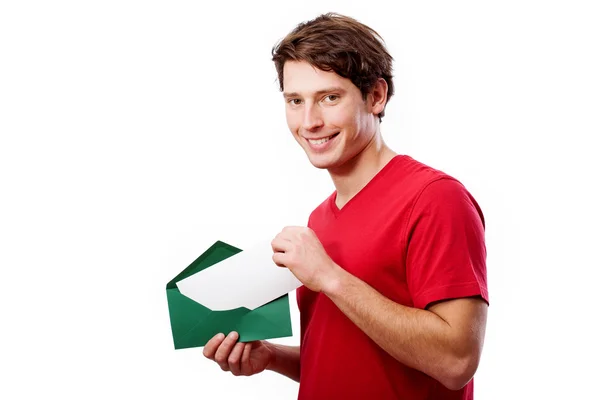 Man met envelop — Stockfoto