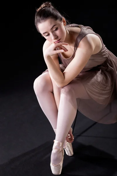 Nadenkend ballerina — Stockfoto