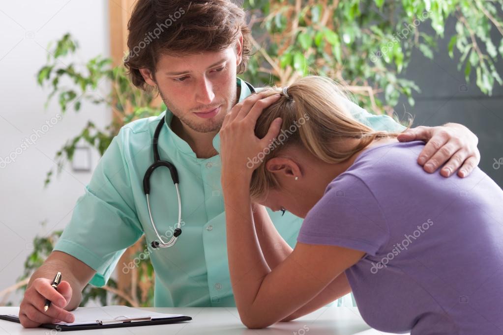 Psychiatrist helping in depression — Stock Photo © photographee.eu