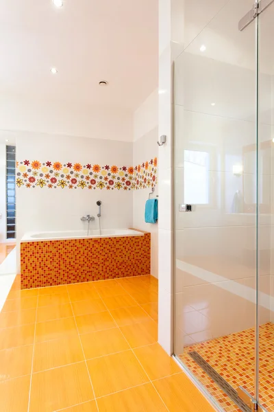 Bath and shower in big contemporary bathroom — Stock Photo, Image