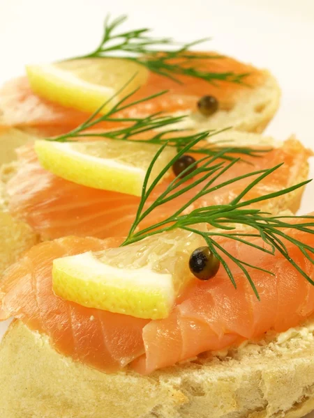 Rolos com salmão, close-up — Fotografia de Stock