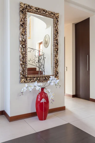 Casa elegante - espelho — Fotografia de Stock