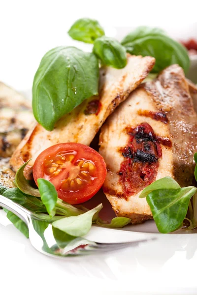 Grilled sirloin with tomato and basil — Stock Photo, Image