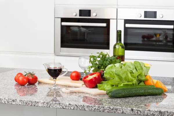 Preparação jantar romântico — Fotografia de Stock