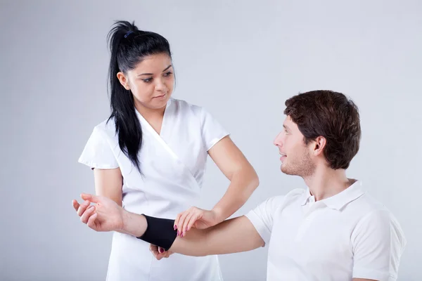 Sick elbow rehabilitation — Stock Photo, Image