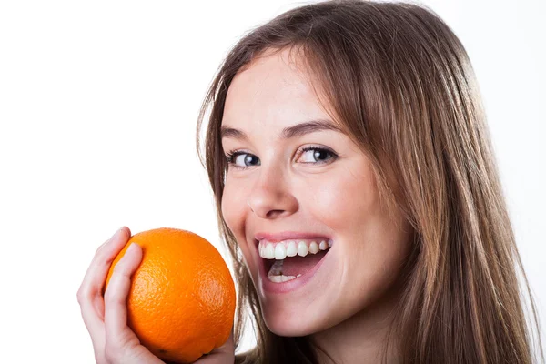 Retrato mujer con naranja —  Fotos de Stock