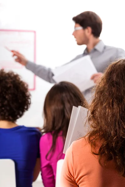 Studenti durante la lezione — Foto Stock