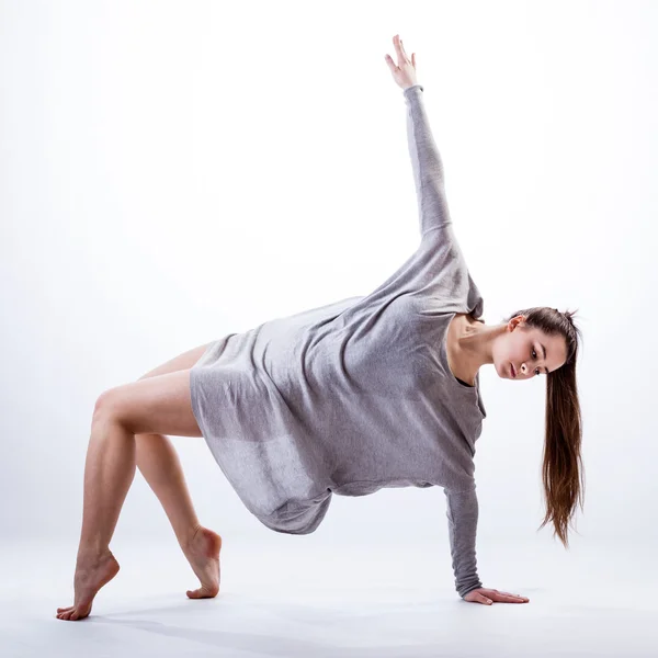 Contemporary dancer practising — Stock Photo, Image