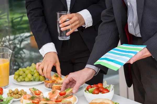 Business people eating lunch — Stock Photo, Image