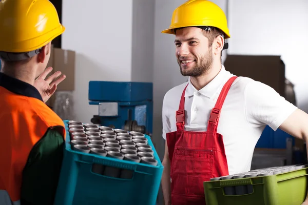 Werknemers in fabriek — Stockfoto