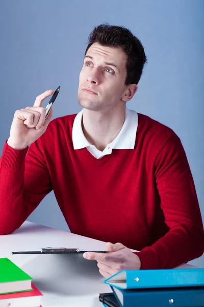 Estudiante haciendo tareas —  Fotos de Stock