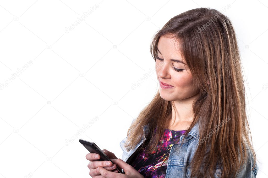 подросток пишет в тетради. девушка пишет в дневнике. где девушки пишут сами. ведение дневника. девушка подросток делает уроки.