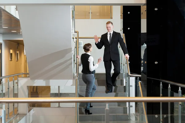 Arbeiter im Büro — Stockfoto