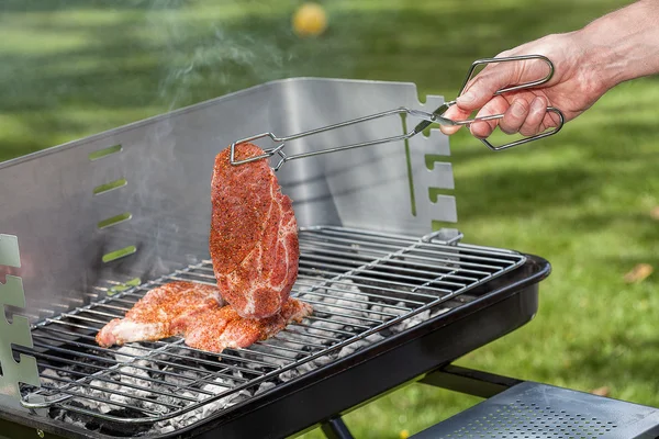 Meat on grill — Stock Photo, Image