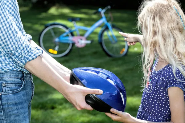 Careful parent — Stock Photo, Image