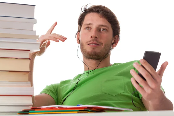 Estudiante escuchando música — Foto de Stock