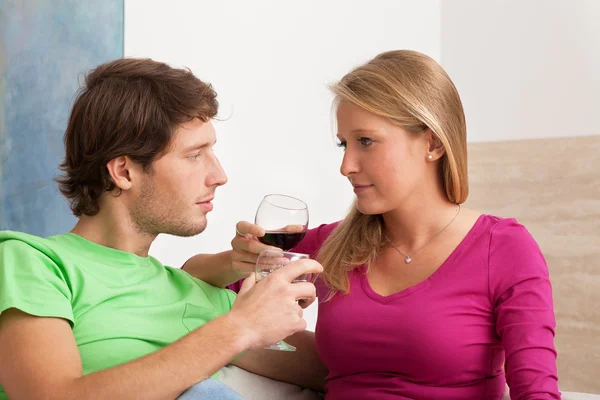 People drinking red wine — Stock Photo, Image