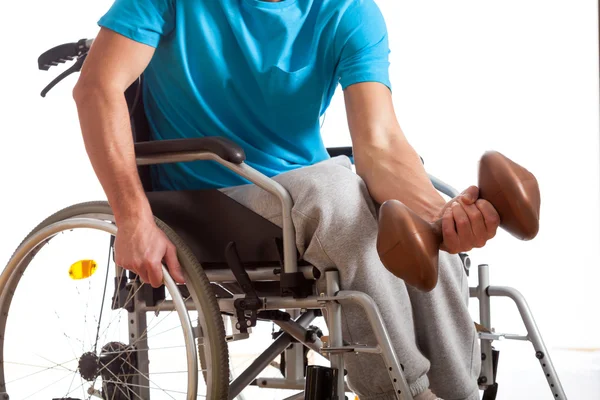 残疾的运动员在健身房 — 图库照片