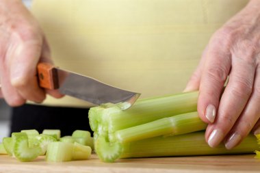 selery closeup kesme