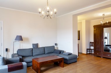 eski elemanları ile modern oturma odası