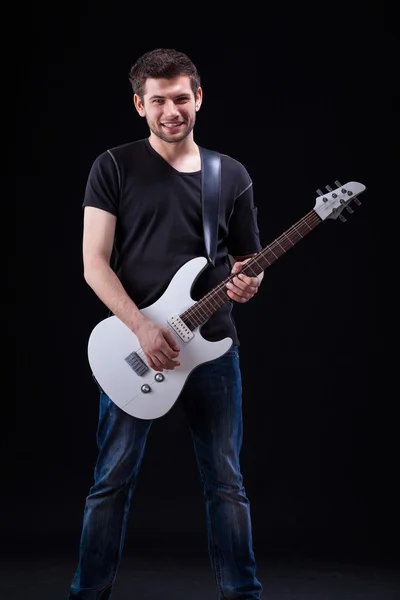 Rockman tocando guitarra — Fotografia de Stock