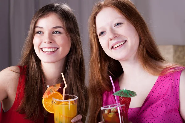 Meninas na festa — Stok fotoğraf