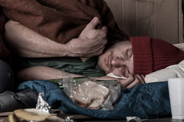 Homme déprimé dans la rue — Photo