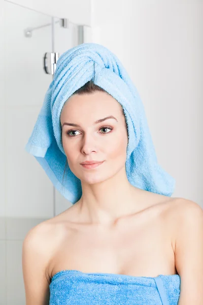 Pretty girl after shower — Stock Photo, Image