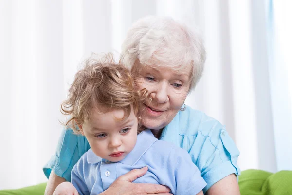 Grandma huging grandchild — Stock Photo, Image