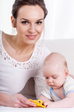 güzel anne ile bebek