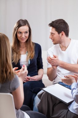Grup psikoterapi sırasında insan