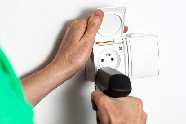 Tightening a socket — Stock Photo, Image