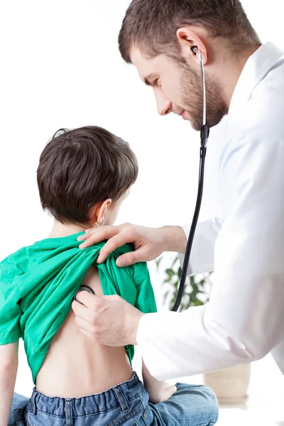 Besuch beim Kinderarzt — Stockfoto