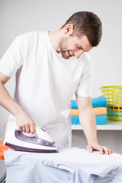 Man huishoudenkarweien doen — Stockfoto