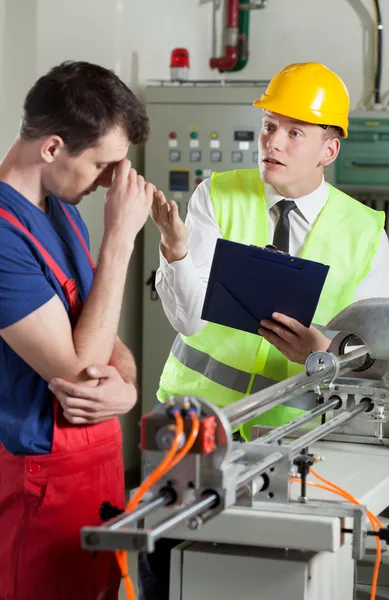 Supervisor yelling at worker — Stock Photo, Image