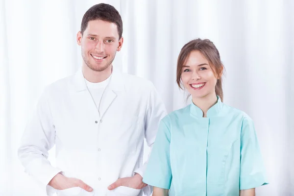 Jóvenes médicos — Foto de Stock