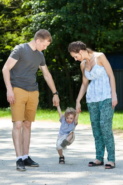 Family going for a walk — Stock Photo, Image
