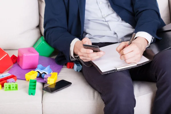 Father working at home — Stock Photo, Image