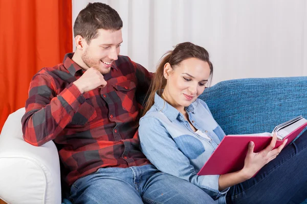 Marriage watching photos — Stock Photo, Image