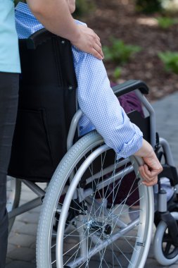 Hemşire ve devre dışı bırakıldı