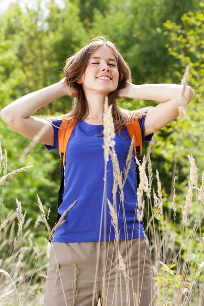 Girl in countryside — Stock Photo, Image