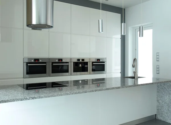 White kitchen with built-in appliances — Stock Photo, Image